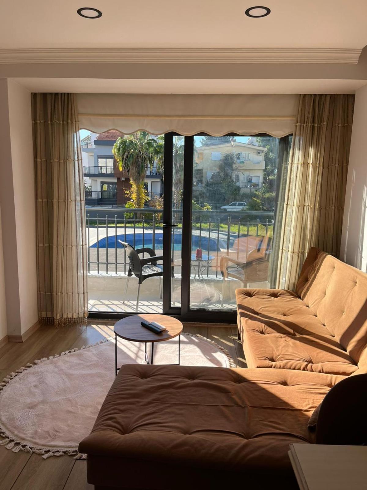 By Lotus - Comfortable Luxury With Pool Apartment Side